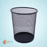 سلة مهملات وسط