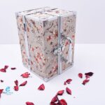 ⁦شنطة مكياج لماع ورود⁩ - الصورة ⁦2⁩