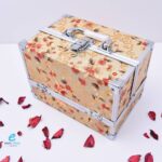 شنطة مكياج لماع ورود